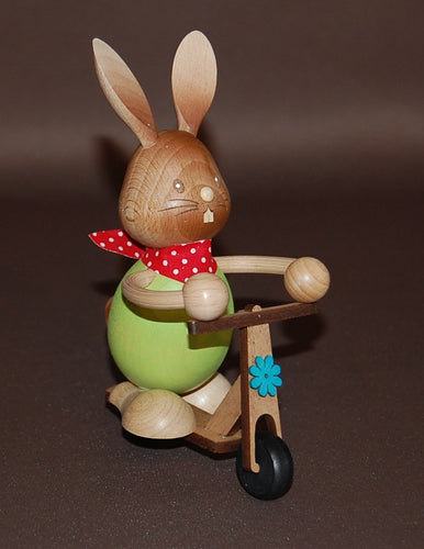 Hase Stupsi mit Roller